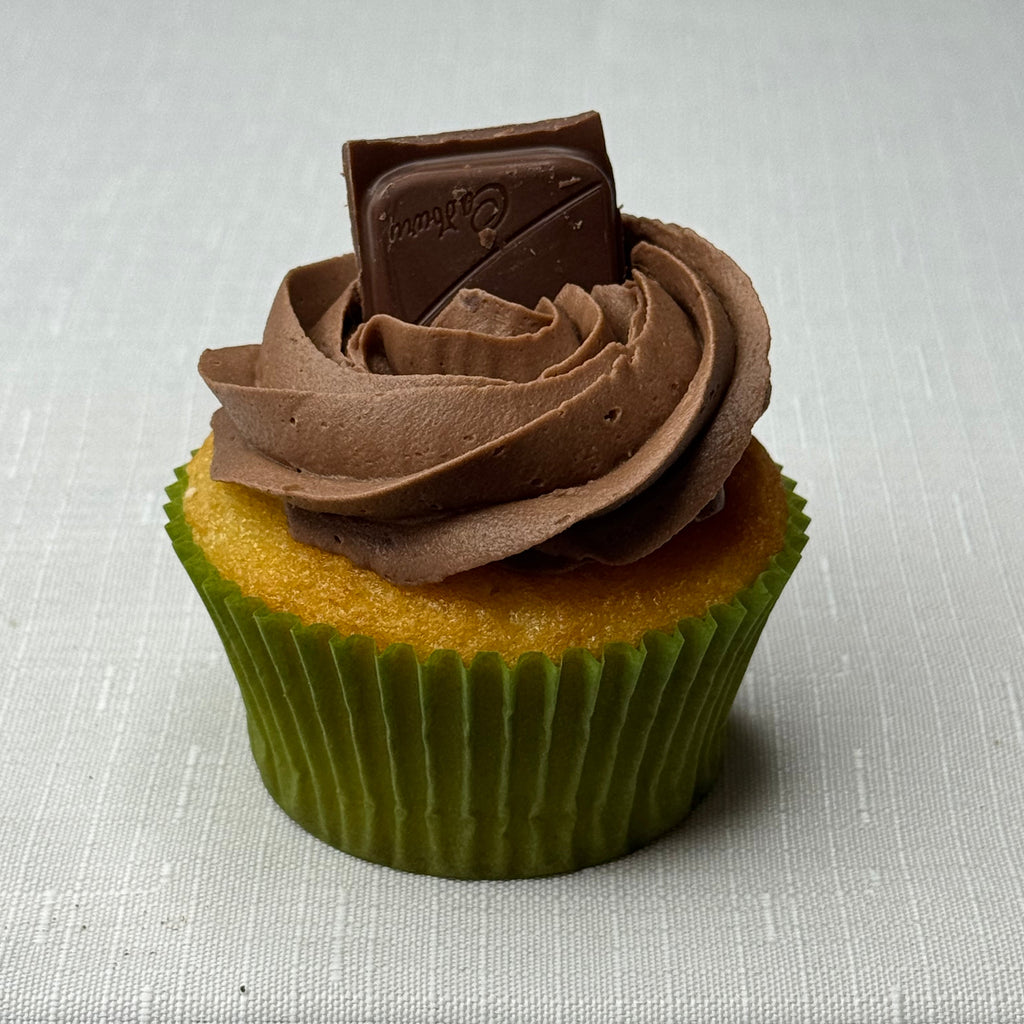 Vanilla and Chocolate Cupcakes